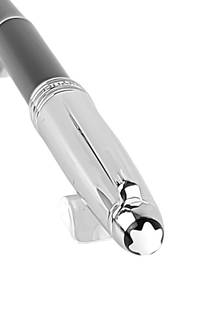 MONTBLANC SOLITAIRE ROLLERBALL PEN 5019 PLATINUM PLTD: MONTBLANCMONTBLANC SOLITAIRE COLLECTION BLACK RESIN & PLATINUM PLATED DOUEROLLERBALL PEN 5019Pen Made in GermanyComes WITH Box.Engraving Removed From the Side of the Cap.The Engraving Was UNDER the Cl