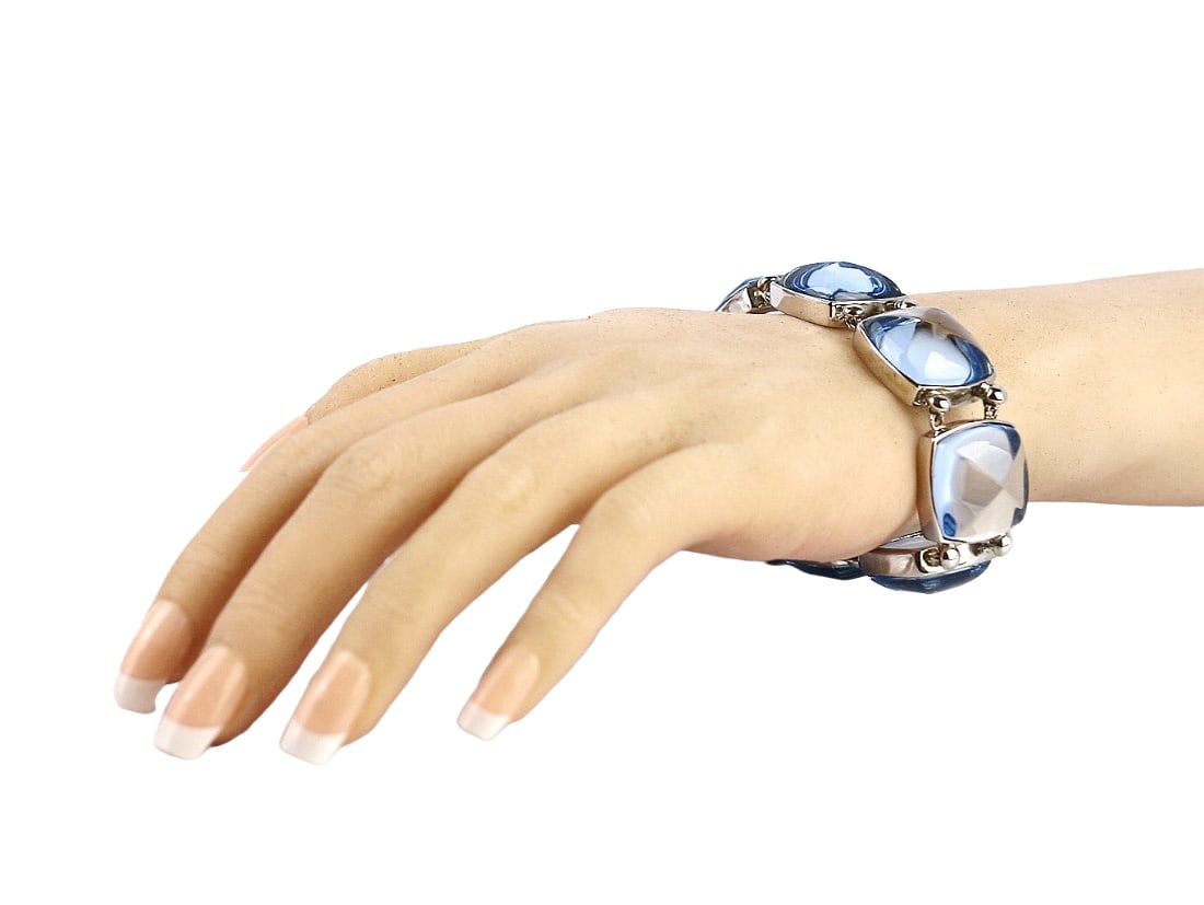 BACCARAT JEWELRY MEDICIS STERLING SILVER AQUAMARINE CRYSTAL BRACELET: BACCARATMEDICIS .925 STERLING SILVER BRACELETMain Stone: Full-Lead Crystal, AQUAMARINE 7.5" Long21 mm Square x 10 mm ThickPLEASE SEE ALL 7 PICTURESRetail Price: $1.250,00BRAND NEW, NO BOX.