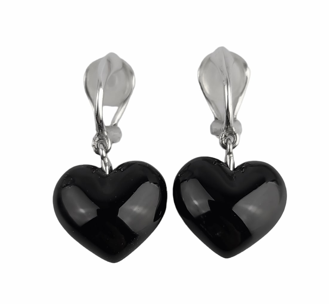 BACCARAT Jewelry Baby Coeur Black Onyx Clip-On Earrings: BACCARAT CLIP-ON EARRINGS.MADE IN FRANCEBABY COEUR EARRINGSONYX Color Full Lead CrystalRetail Price: $465.00Main Stone, Full-Lead Crystal - BLACK ONYX CRYSTALCrystal Heart: 17 mm Wide x 15 mm TallTota
