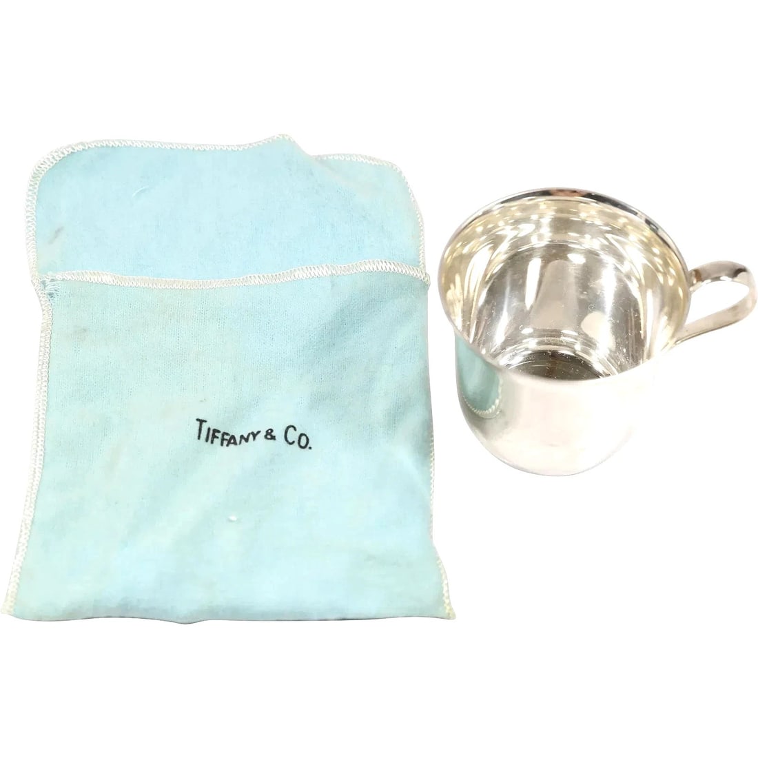 TIFFANY & CO MAKERS Sterling Silver Cup 89.6 gr. size: 2.5h 2.75w: TIFFANY & CO MAKERS Sterling Silver Heavy Cup 89.6 grams. Size: 2.5h 2.75w 100% Authentic, Comes with Original Tiffany & Co Fabric PouchExcellent Vintage Condition. Can be Extra Polished,please see al