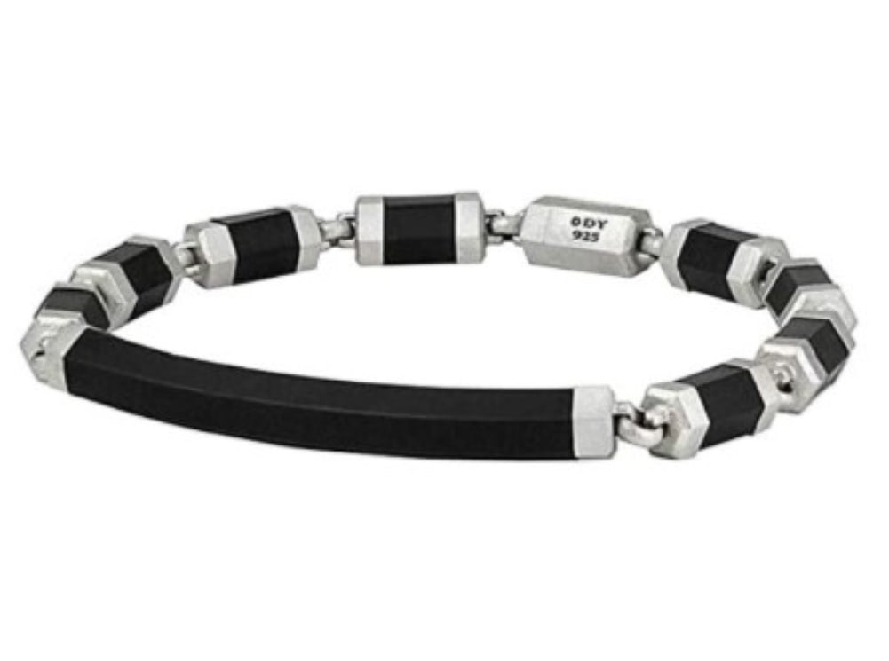 David YURMAN HEX ID Bracelet Gray Rubber ( M )# 49B: Absolutely UNIQUE & GORGEOUS! David Yurman Mens HEX ID BraceletSize: MediumGRAY RUBBER & STERLING SILVER, MAGNETIC LOCK8.5" x 7 mm DiameterEngraved with D Yurman and 925 ORIGINAL BOX, POUCH & POLISHIN