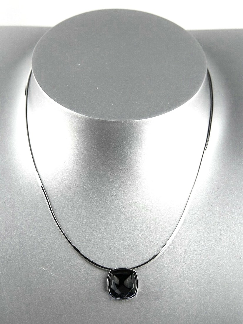 BACCARAT MEDICIS STERLING SILVER NECKLACE SMALL BLACK MORDORE: BACCARAT 100% BRAND NEW, 100% AUTHENTICBLACK MORDORE full-lead crystal. .925 STERLING SILVER FRAME 15 mm SquareCHAIN is 16" Long + 1 1/2" Extension Engraved logo. Baccarat signature on metal.BRAND NEW
