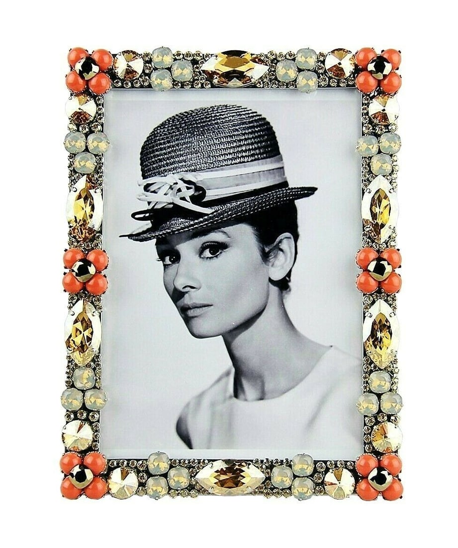 THORSON HOSIER 4x6 ROXBURY CORAL FRAME SWAROVSKI: Thorson & HosierAmazing High Quality FrameName: ROXBURYCLEAR, CORAL & GOLDEN SWAROVSKI CRYSTALSThis is a large frame, will fit 4"x 6" photoThis frame made in USA at the same factory Where they've made