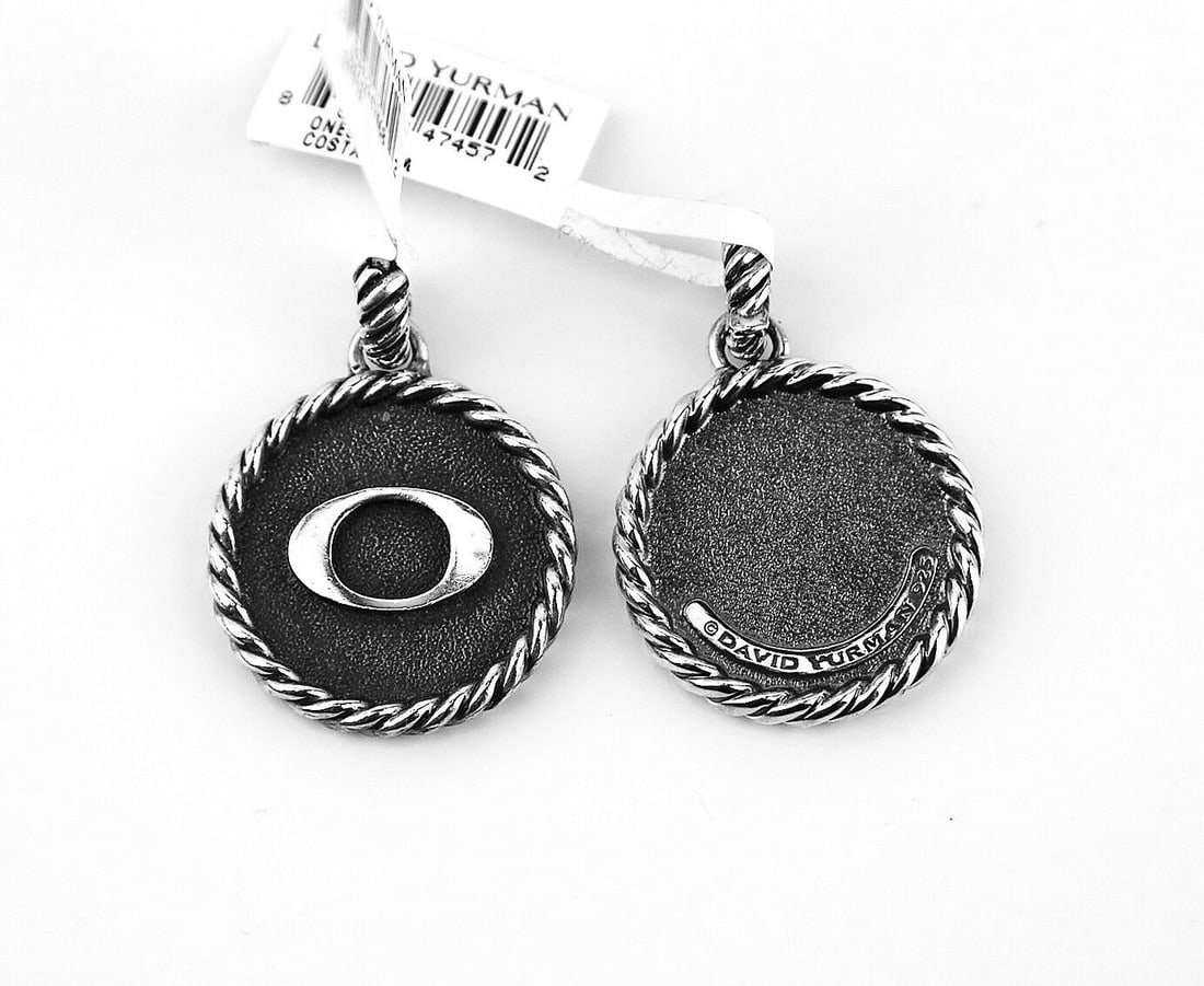 DAVID YURMAN SOLID ST. SILVER INITIAL "O" 23 mm ROUND PENDANT: Absolutely UNIQUE & GORGEOUS! DAVID YURMANINITIAL "O" STERLING SILVER PENDANT23 mm DIAMETER34 mm LONG WITH BALEMADE OF .925 STERLING SILVERNO CHAIN INCLUDED