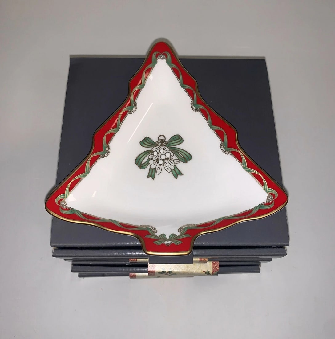Brand New Very Rare 4 Waterford Triangle Plates Unique Design Original Box,Tags (1 of 3)