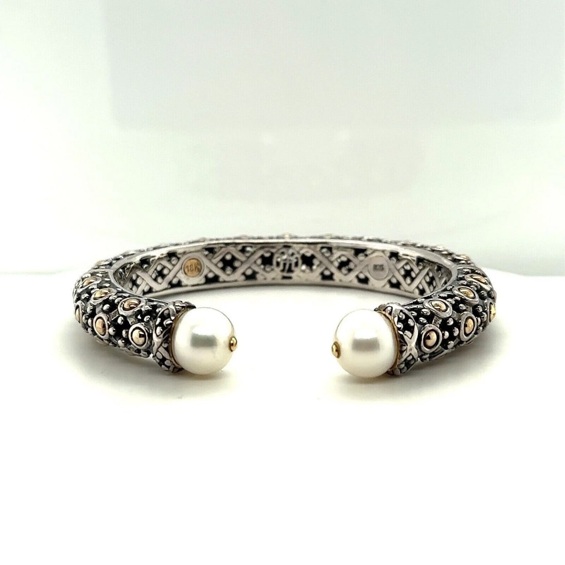 John Hardy 18K Gold & Sterling Silver Dot Pearl Cuff Bracelet Mint Cond. #46, 100% Authentic: John Hardy 18K Gold & Sterling Silver Dot Pearl Cuff Bracelet, Mint Condition. #46Beautiful, Rare John Hardy 18K Gold & Sterling Silver Dot Pearl Cuff Bracelet, mint-like new condition. #46100% Authen