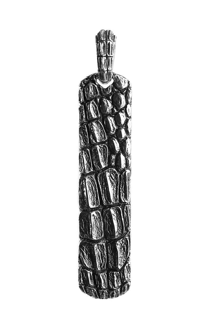DAVID YURMAN ST. SILVER INGOT ALLIGATOR DOG TAG ENHANCER 89P: DAVID YURMANGORGEOUS LARGE ALLIGATOR INGOT ENHANCERDOG TAG 89PNO CHAIN INCLUDED Dog Tag: 56 mm Tall (With Bale) 49 mm Tall (Without Bale)12 mm Wide4 mm ThickORIGINAL BOX, POUCH & POLISHING CLOTH