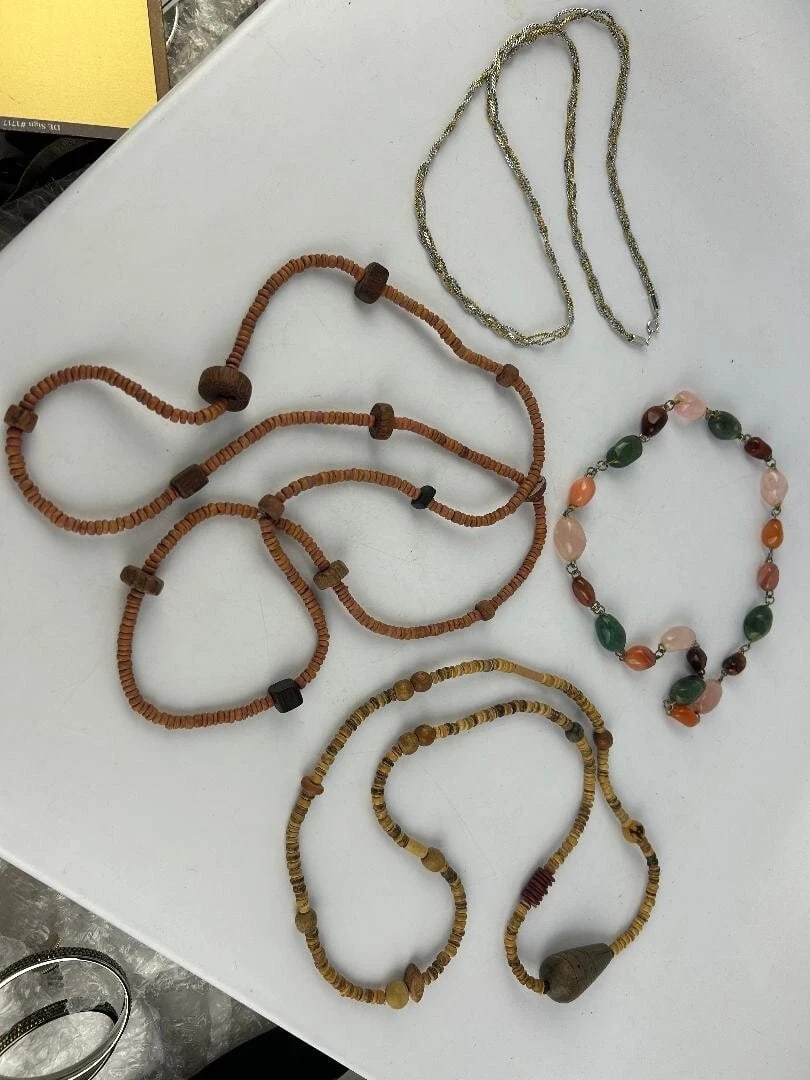 Vintage lot of 4 Necklaces Jewelry Different Color Real Agate Beads 2 tone Silver and Gold Plated + (1 of 8)
