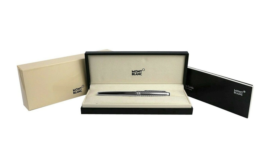 MONTBLANC MEISTERSTUCK SOLITAIRE 24844 FOUNTAIN PEN 9943 GOLD M: MONTBLANCMEISTERSTUCKSOLITAIRE 144 IDENT: 9943 (M23844)STAINLESS STEEL II 18K SOLID GOLD NIB - "M"PLATINUM COATED & BLACK RESIN.Piston Converter Mechanism (you can use cartridges also). Made in German
