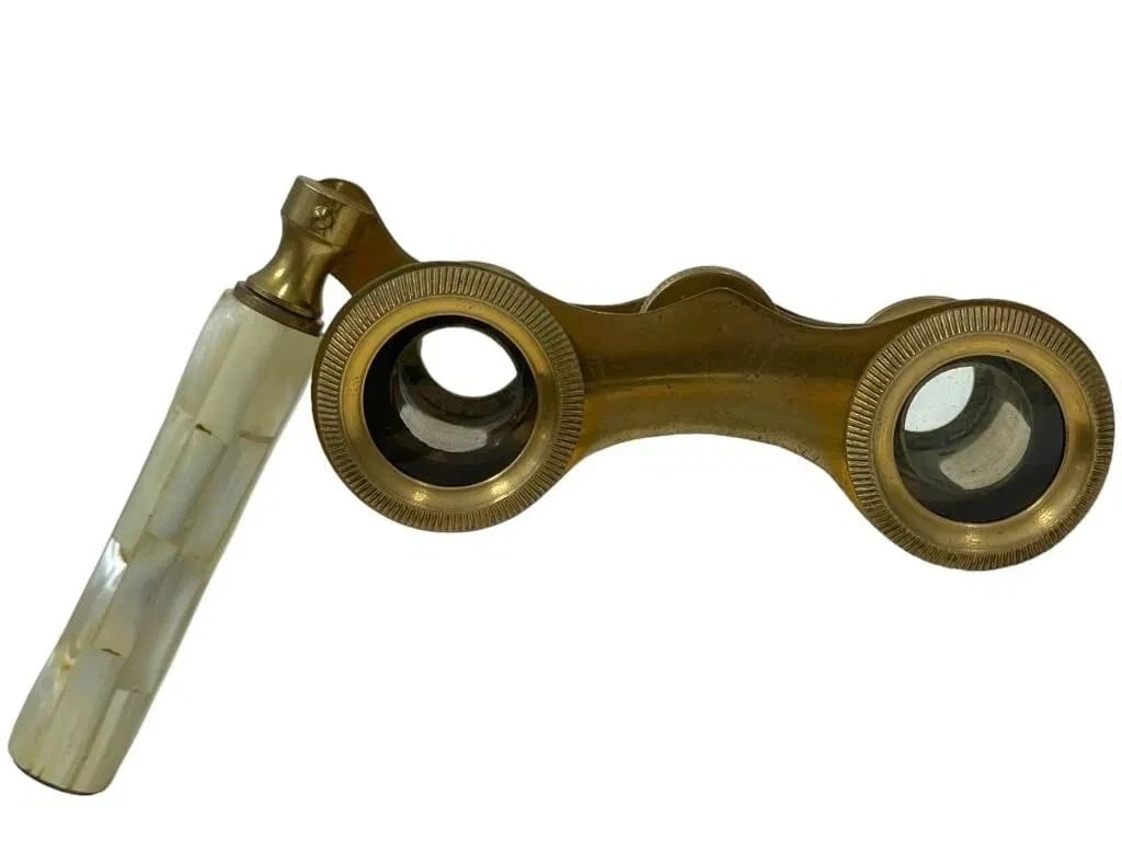 Antique French Mother of Pearl Brass Opera Glasses Extension Handle Mint Cond.: Antique French Mother of Pearl Brass Opera Glasses with Extension Handle Mint Condition, 100% Authentic Mint Vintage / Atique Working Condition. See Pictures