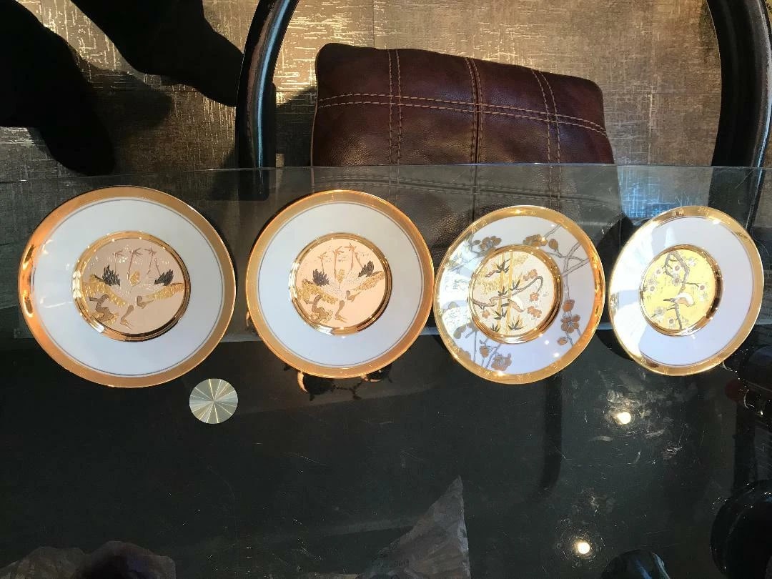 LOT OF 4 "Friendship" plate by The Hamilton Collection LIMITED EDITION 24 K GOLD PLATED Great Cond: LOT OF 4 "Friendship" plates by The Hamilton Collection LIMITED EDITION 24 K GOLD PLATED Great condition. No Problems of any kind. Please see Pictures. NEW YEAR'S DAY.S PINE & CRANE, ETERNAL WISHES OF