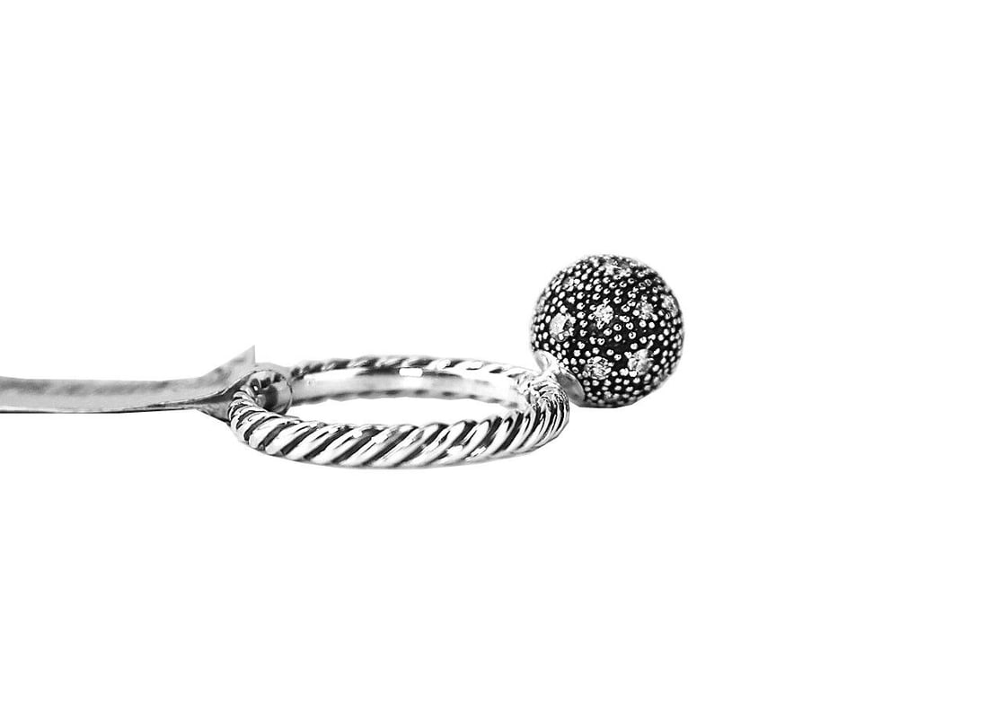 DAVID YURMAN STERLING SILVER 10 MM WHITE DIAMOND BALL SIZE 7 STACK RING # 9: 100% AUTHENTIC - GUARANTEEDDAVID YURMANGORGEOUS .925 STERLING SILVER STACK RINGDiamond ball (10 mm Diameter) hanging on the ring.Ring itself (shank) 3 mm Diameter.# 7 (size 7)SIZE 7Sterling Silver & D
