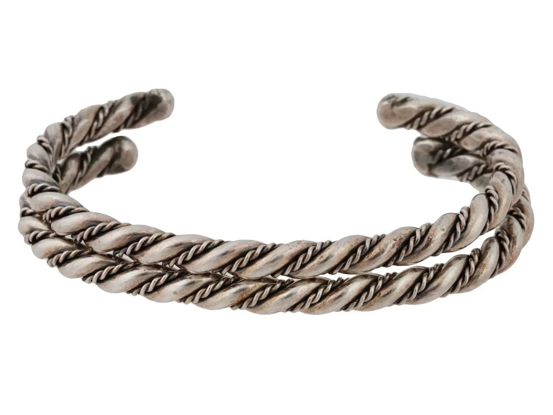 PAIR OF GORGEOUS VINTAGE STERLING SILVER TWIST BANGLE BRACELETS 7.5" 35 Grams (1 of 4)