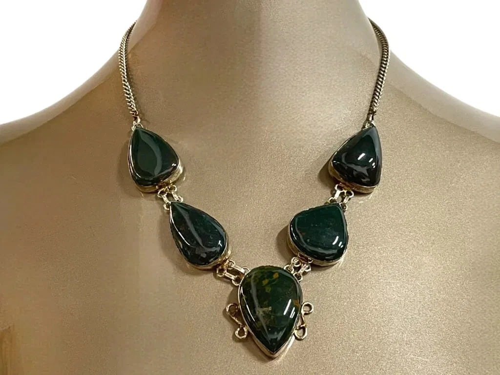 GORGEOUS VINTAGE STERLING SILVER AND NATURAL GREEN MOSS AGATE STATEMENT NECKLACE