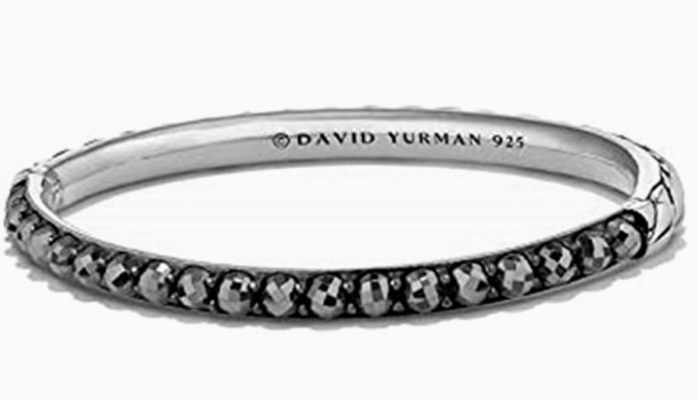 David Yurman Cable Berries Hematite Bangle Bracelet Size M 46B: DAVID YURMAN GORGEOUS Cable Berries Bangle Bracelet. SIZE: Medium. MADE OF .925 STERLING SILVER with Hematine. Comes with ORIGINAL BOX, POUCH & POLISHING CLOTH