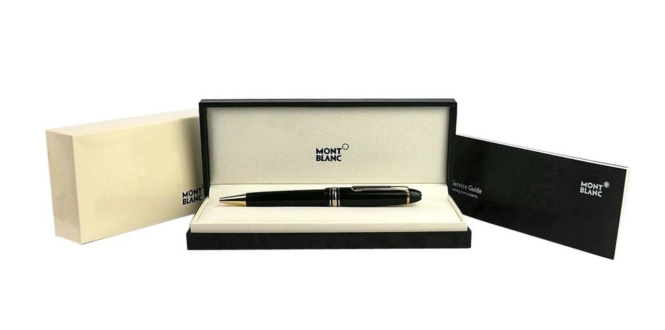 MONTBLANC MEISTERSTUCK LeGRAND 161 BLACK RESIN BALLPOINT PEN 10456 GOLD PL USED: MONTBLANCFrom MEISTERSTUCK CollectionLeGRAND 161 BALLPOINT PEN.YELLOW GOLD PLATED FITTINGS.COMES IN ORIGINAL BOX WITH SERVICE GUIDE (Clean, No Stamps or Signatures)This pen was gently used, we don't s