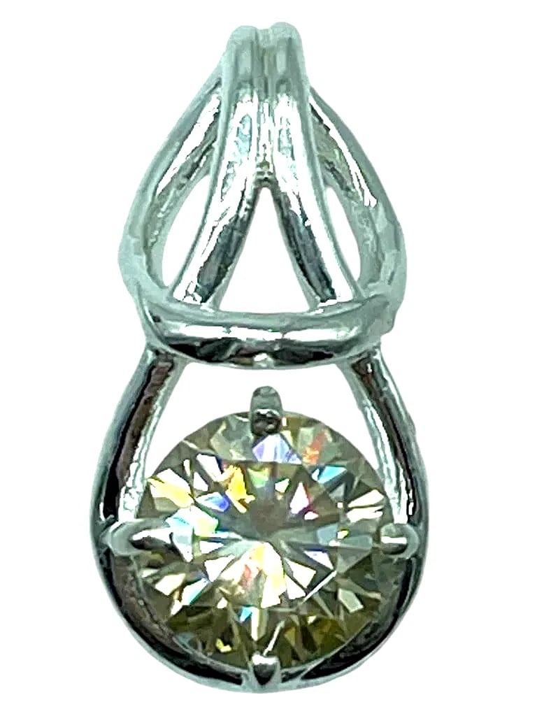 Gorgeus 925 Sterling Silver With Great Quality 2.40C Round Cut Real Moissanite