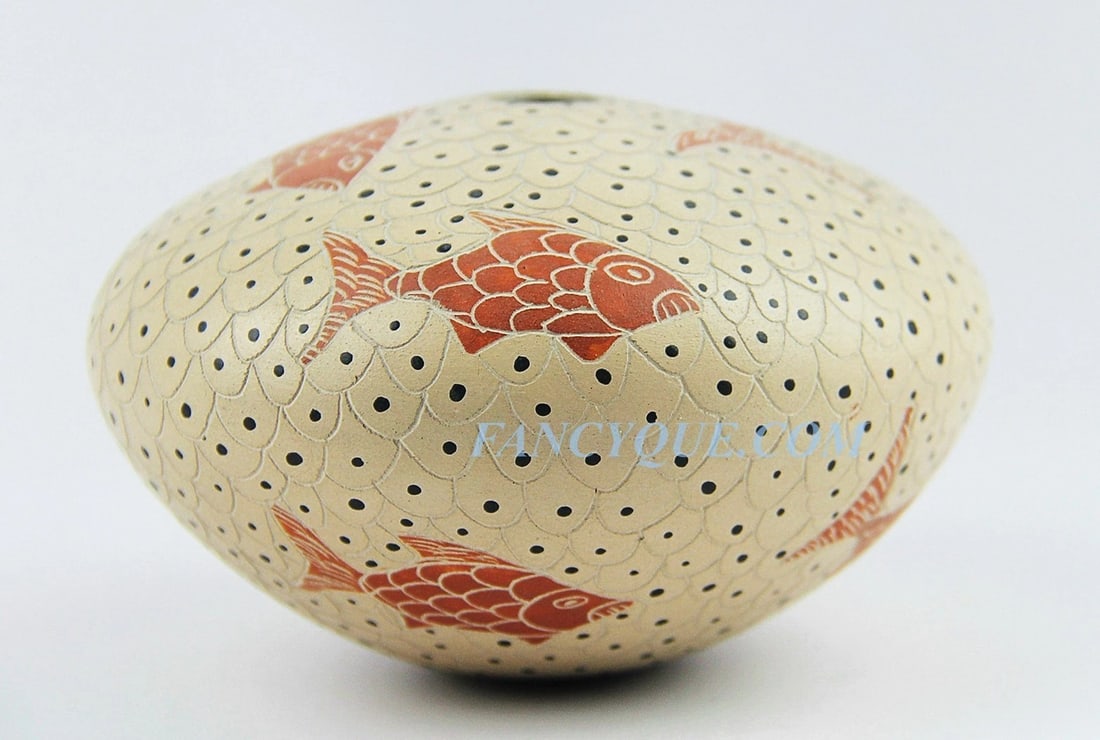 MATA ORTIZ SIGNED JORGE CORONA GUILLEN VASE VESSEL FISH SCALES MINT