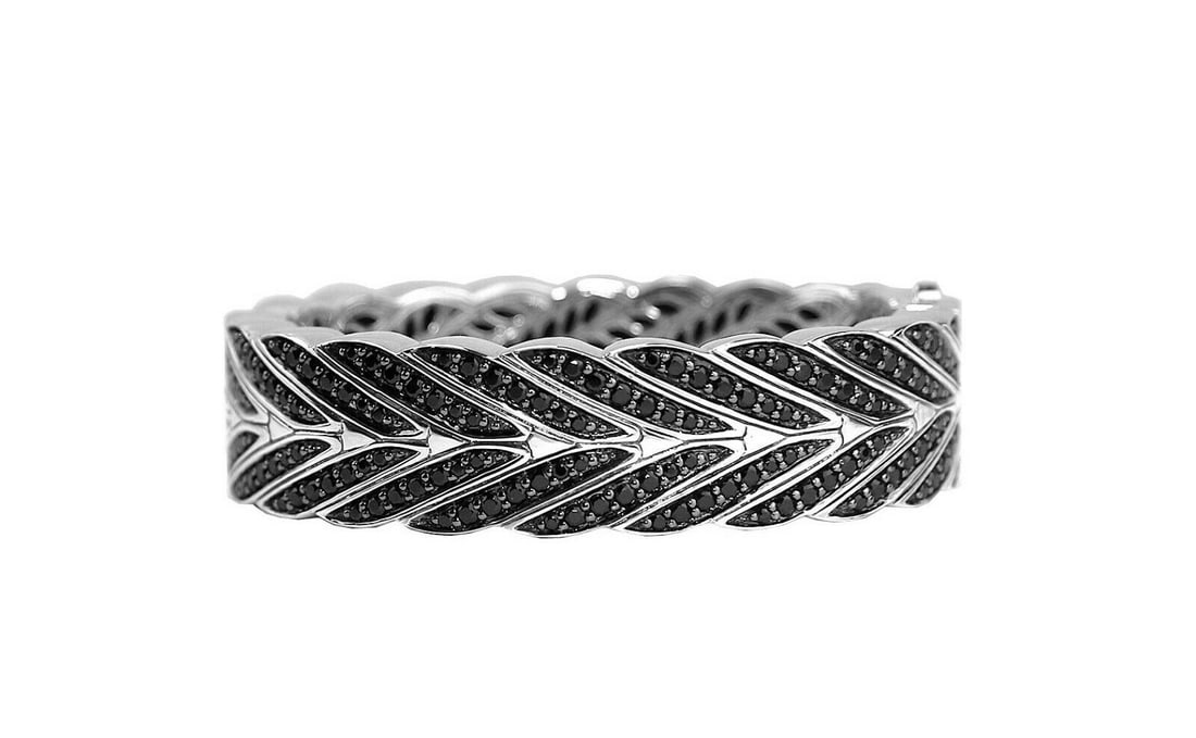 JOHN HARDY MODERN CHAIN CUFF LAVA BLACK SAPPHIRE BRACELET 171B: JOHN HARDY GORGEOUS MODERN CHAIN LAVA BRACELET - #171BSOLID .925 STERLING SILVER WITH PAVE BLACK SAPPHIRES Total (Wearable) Length: 6"17.5 mm WideOutside Diameter: 70 mm x 56 mmInside Diameter: 56 mm 