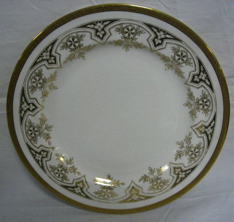 SET OF 12 GOLD DEC WEDGWOOD SERVICE PLATES: SET OF 12 GOLD DEC WEDGWOOD SERVICE PLATES, FOR HIGGINS & SEITER, NY 10 1/4" DIAMETER