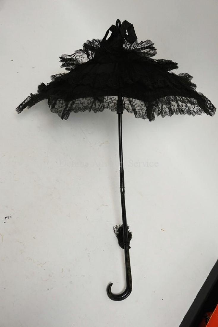 EARLY HAND WORKED LACE PARASOL WITH A CARVED HANDLE, (1 of 6)