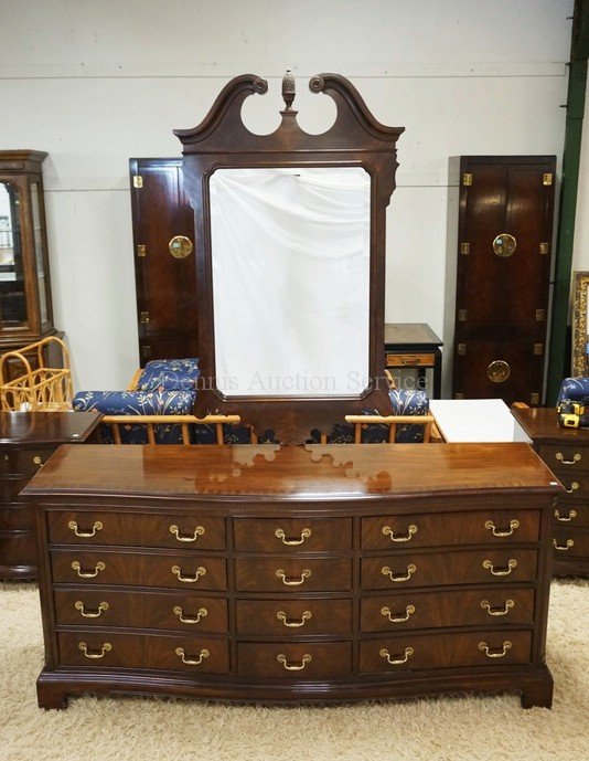 DREXEL HERITAGE MAHOGANY CHEST OF DRAWERS WITH MIRROR. (1 of 4)