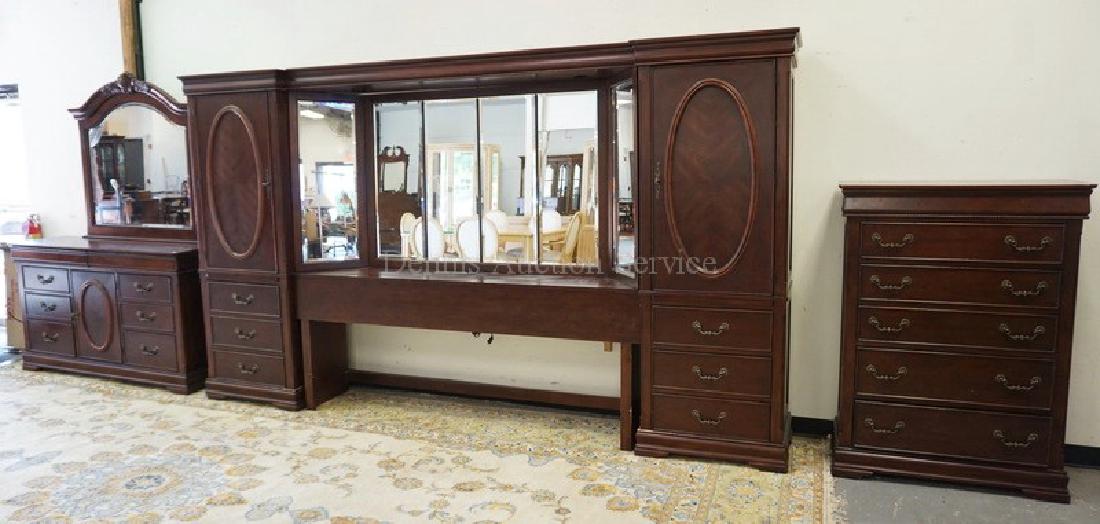3 PIECE BEDROOM SET WITH MIRRORED HEADBOARD. (1 of 1)