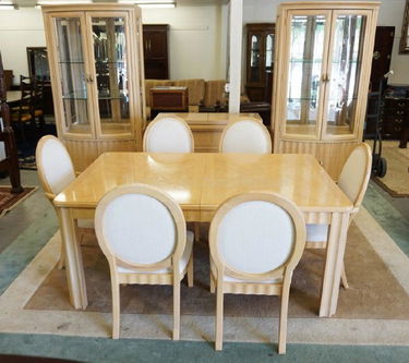 10 Piece Thomasville Blonde Dining Room Set Includes Sep 29 2017 Dennis Auction Service Inc In Nj