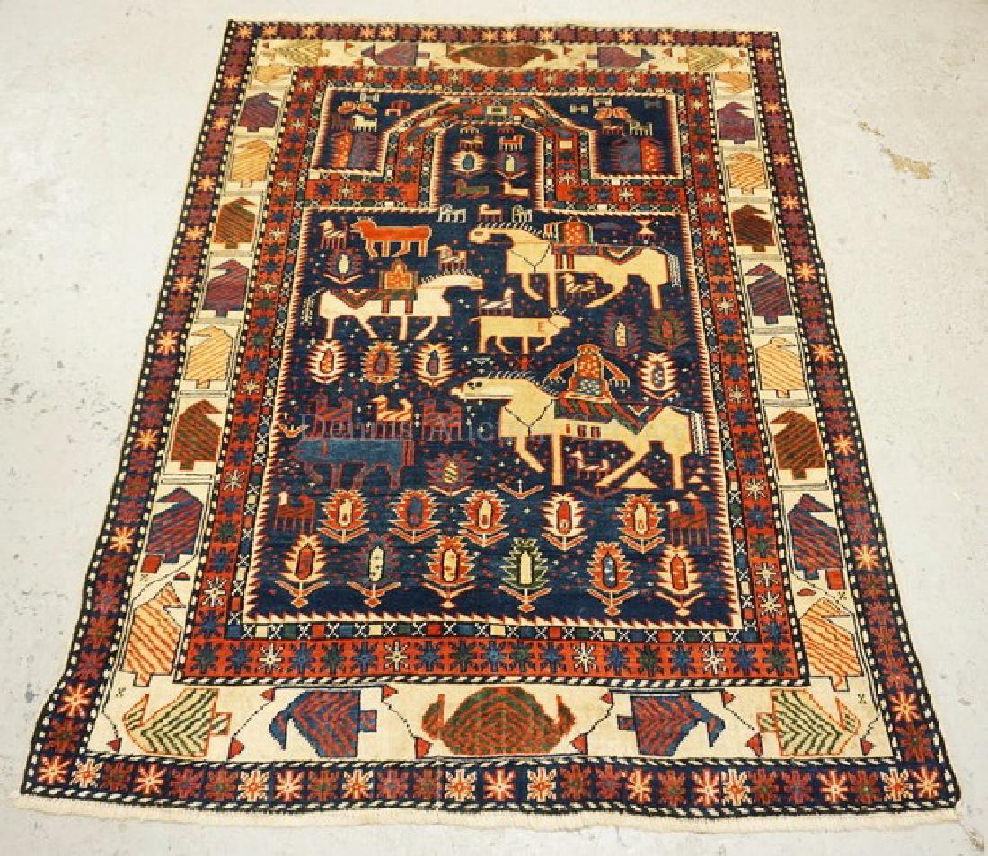 HAND WOVEN ORIENTAL RUG MEASURING 5 FT 6 INCHES X 4 FT (1 of 3)