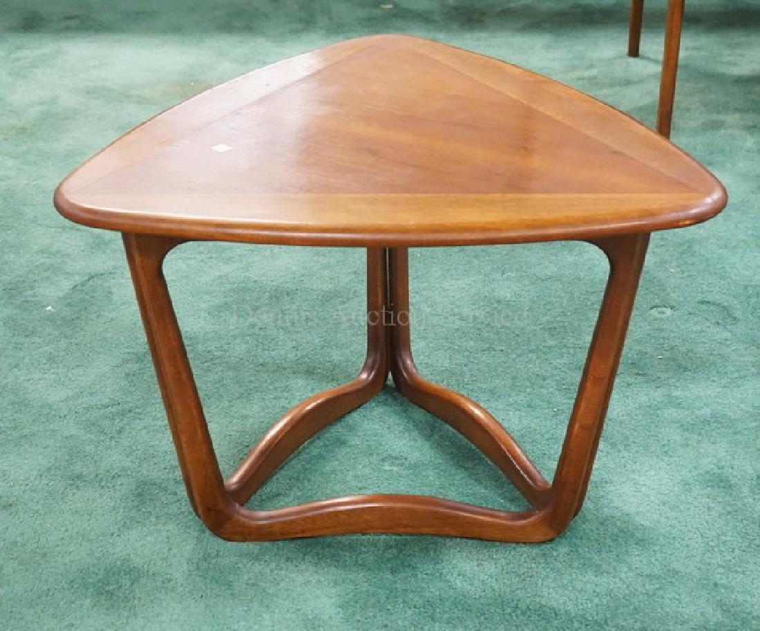 MCM TRIANGULAR OCCASIONAL TABLE BY LANE. 27 INCHES (1 of 2)