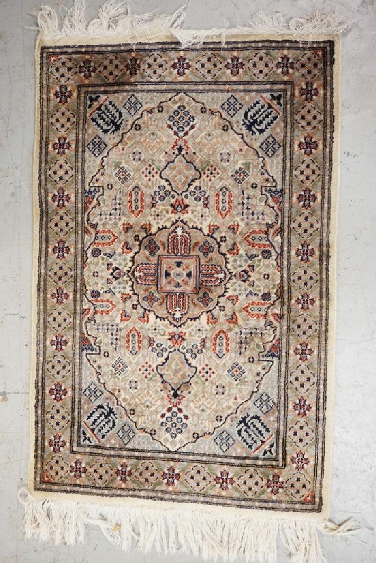 FINELY WOVEN SMALL PERSIAN RUG MEASURING 3 FT 2 INCHES (1 of 1)
