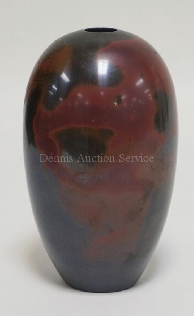JAPANESE BRONZE VASE WITH A MULTISHADED FINISH IN: JAPANESE BRONZE VASE WITH A MULTISHADED FINISH IN BRONZE, A DEEP RED, AND RUST. 7 INCHES HIGH. STAMPED MARK ON THE BOTTOM.