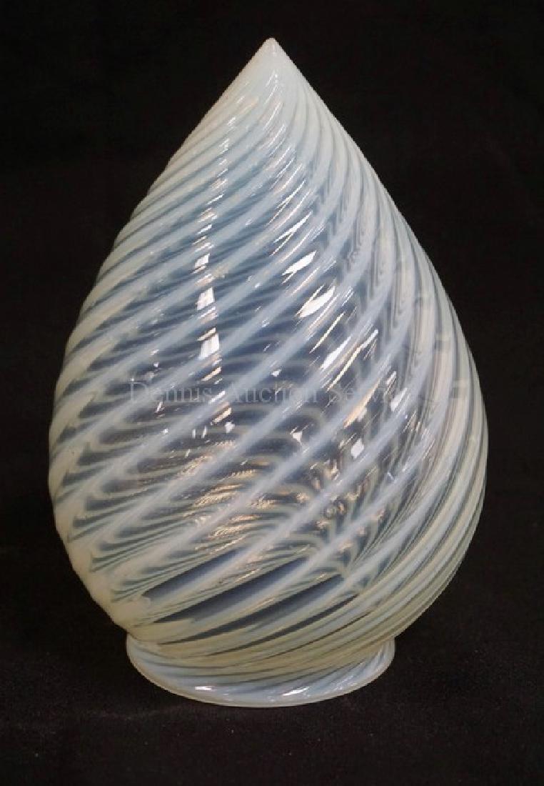 OPALESCENT SWIRLED RIB ART GLASS SHADE. 7 INCHES LONG.: OPALESCENT SWIRLED RIB ART GLASS SHADE. 7 INCHES LONG. 3 1/8 INCH FITTER RIM.