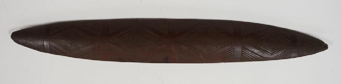ABORIGINAL CARVED HARDWOOD SHIELD MEASURING 31 3/4 (1 of 3)