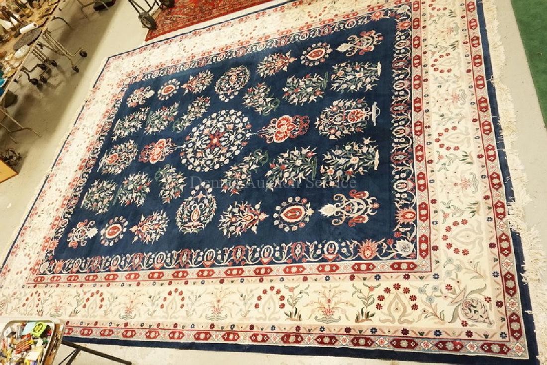 LARGE ROOM SIZE ORIENTAL RUG. FINELY KNOTTED. 12 FT 2 (1 of 5)