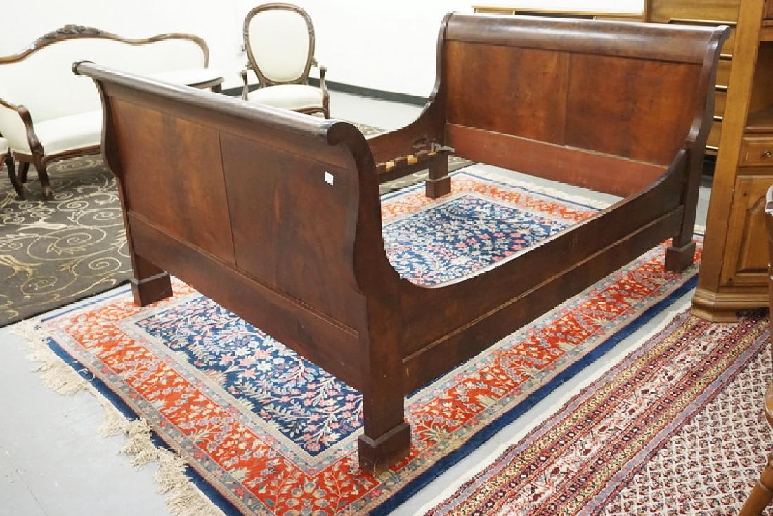 ANTIQUE EMPIRE MAHOGANY SLEIGH BED.: ANTIQUE EMPIRE MAHOGANY SLEIGH BED.