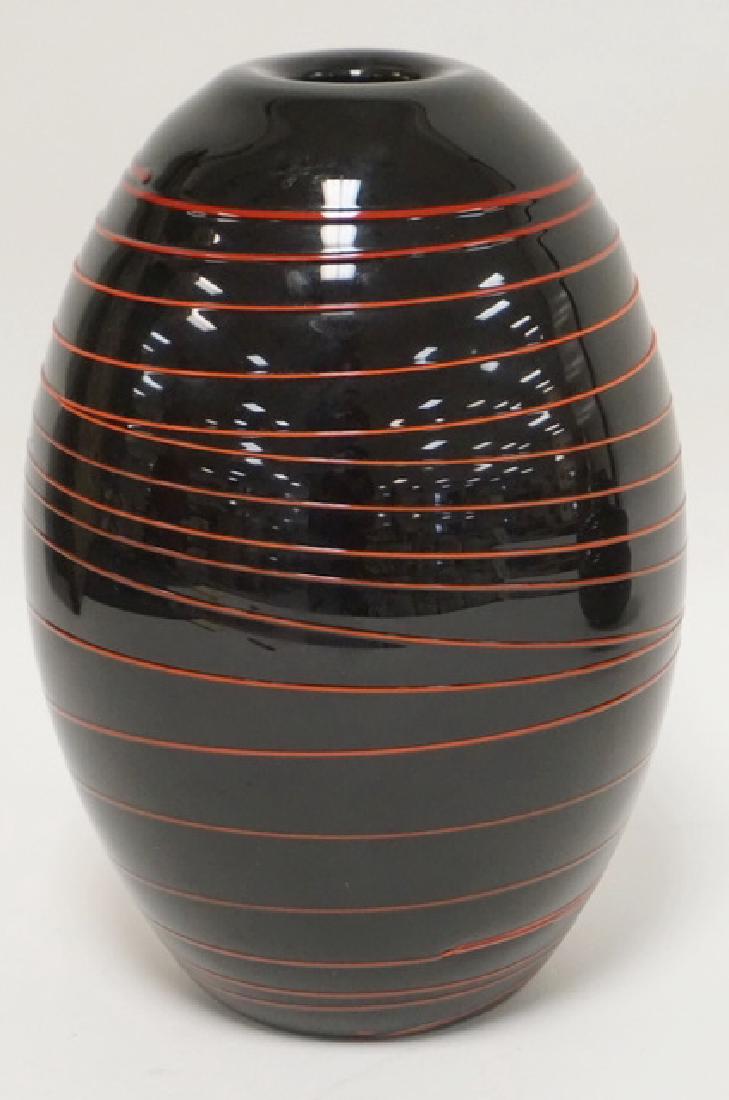 KAMEI ART GLASS VASE. ARTIST SIGNED ERICH SUTO. BLACK (1 of 2)