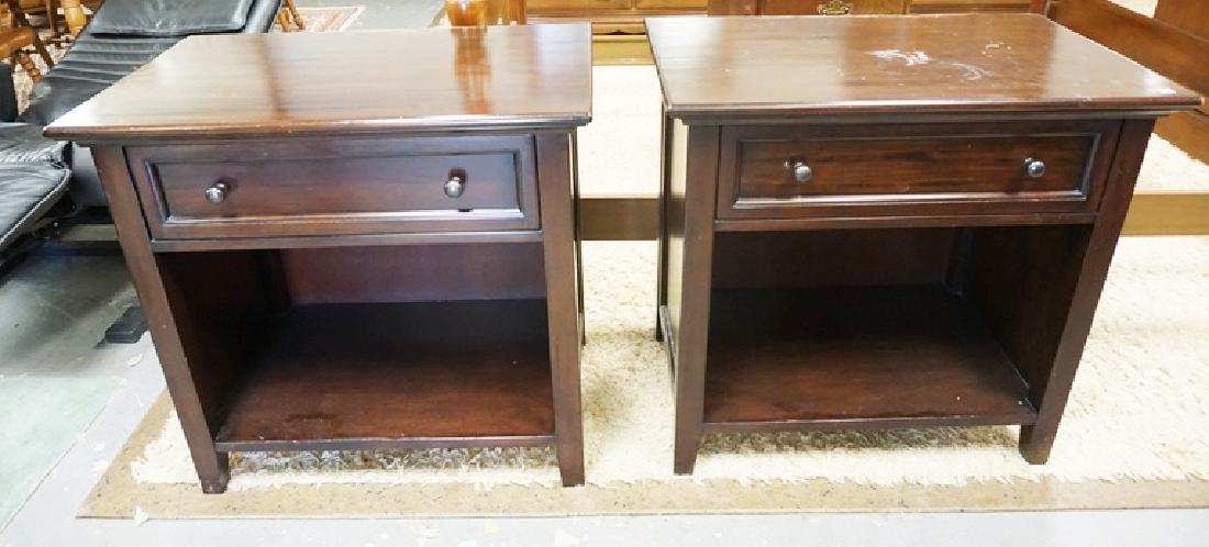 PAIR OF PINE ONE DRAWER NIGHTSTANDS.: PAIR OF PINE ONE DRAWER NIGHTSTANDS.