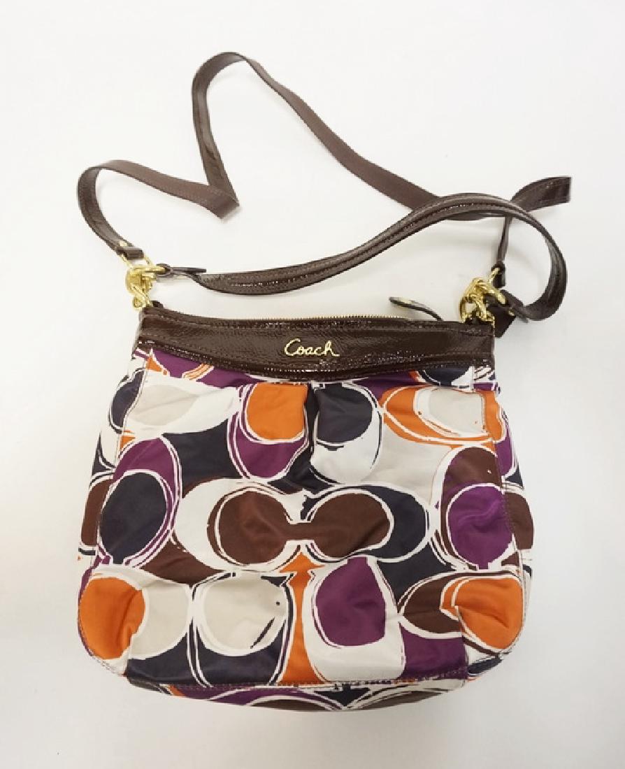 COACH HANDBAG. APP 11 IN WIDE AND 10 IN H. GENTLY USED (1 of 3)