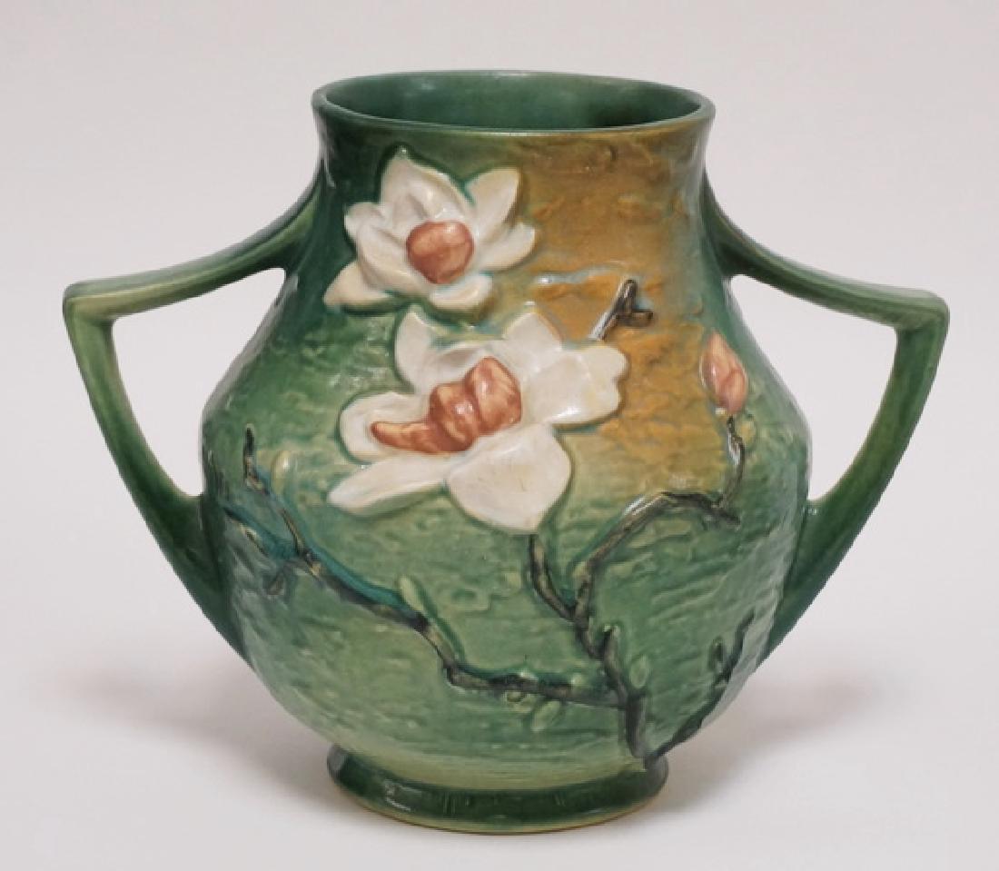 ROSEVILLE POTTERY MAGNOLIA PATTERN VASE. 918. 8 1/4