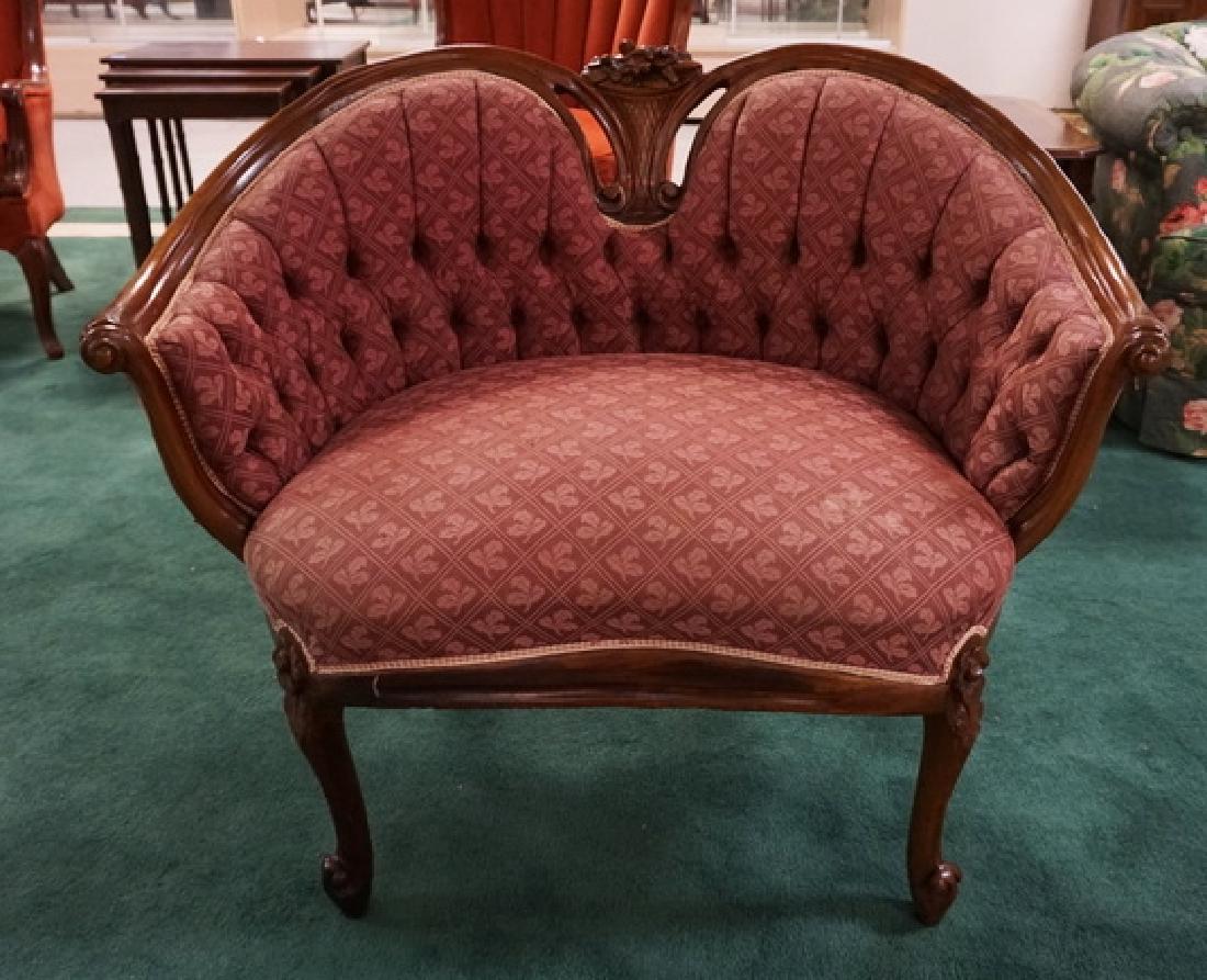 CARVED WALNUT SETTEE WITH TUFTED UPHOLSTERY. 31 INCHES (1 of 3)