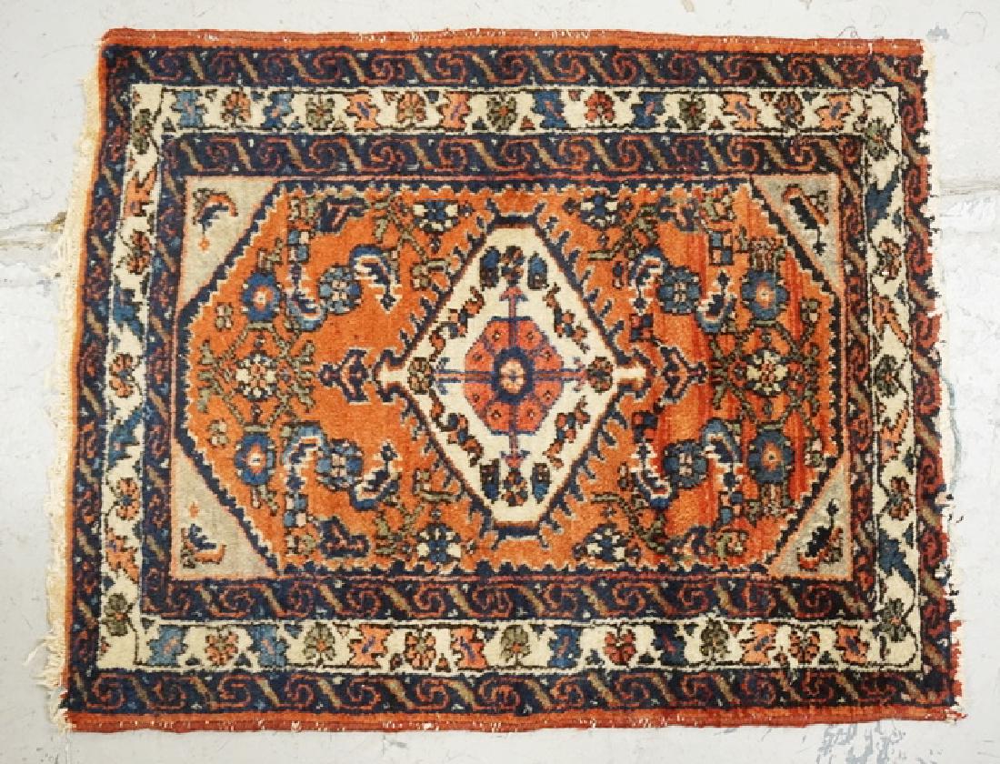 SMALL ORIENTAL RUG MEASURING 2 FT 2 X 2 FT 8 INCHES. (1 of 1)