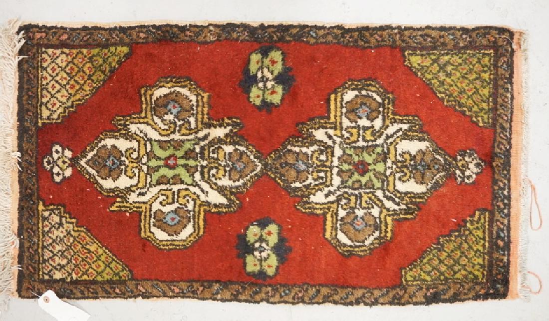 SMALL HAND WOVEN ORIENTAL RUG MEASURING 3 FT X 1 FT 8 (1 of 2)