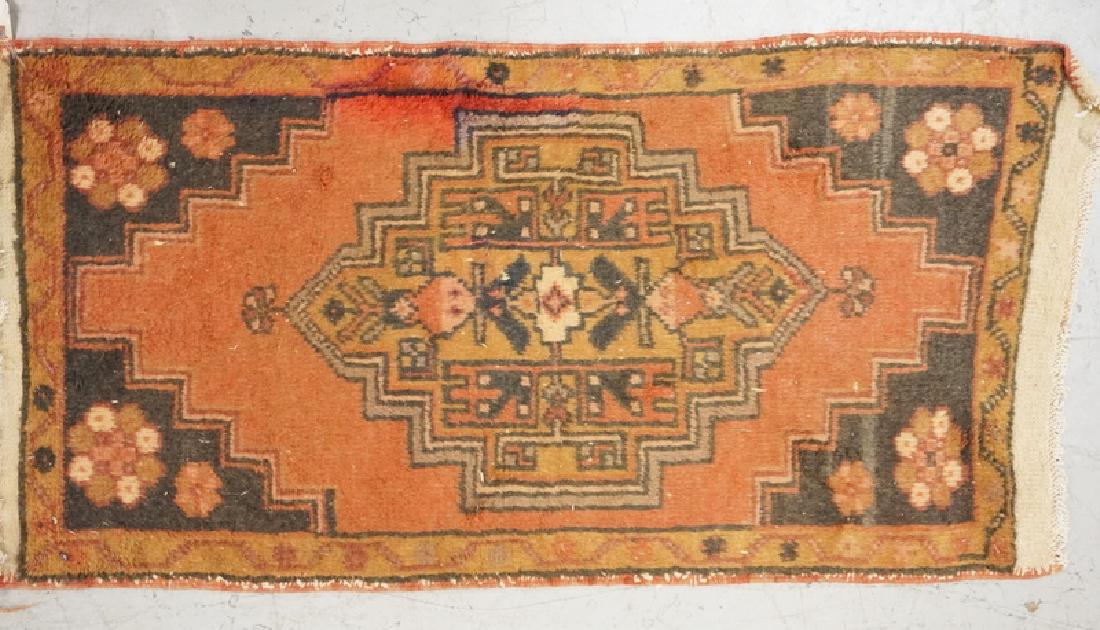 SMALL HAND WOVEN ORIENTAL RUG MEASURING 3 FT 5 INCHES X (1 of 2)