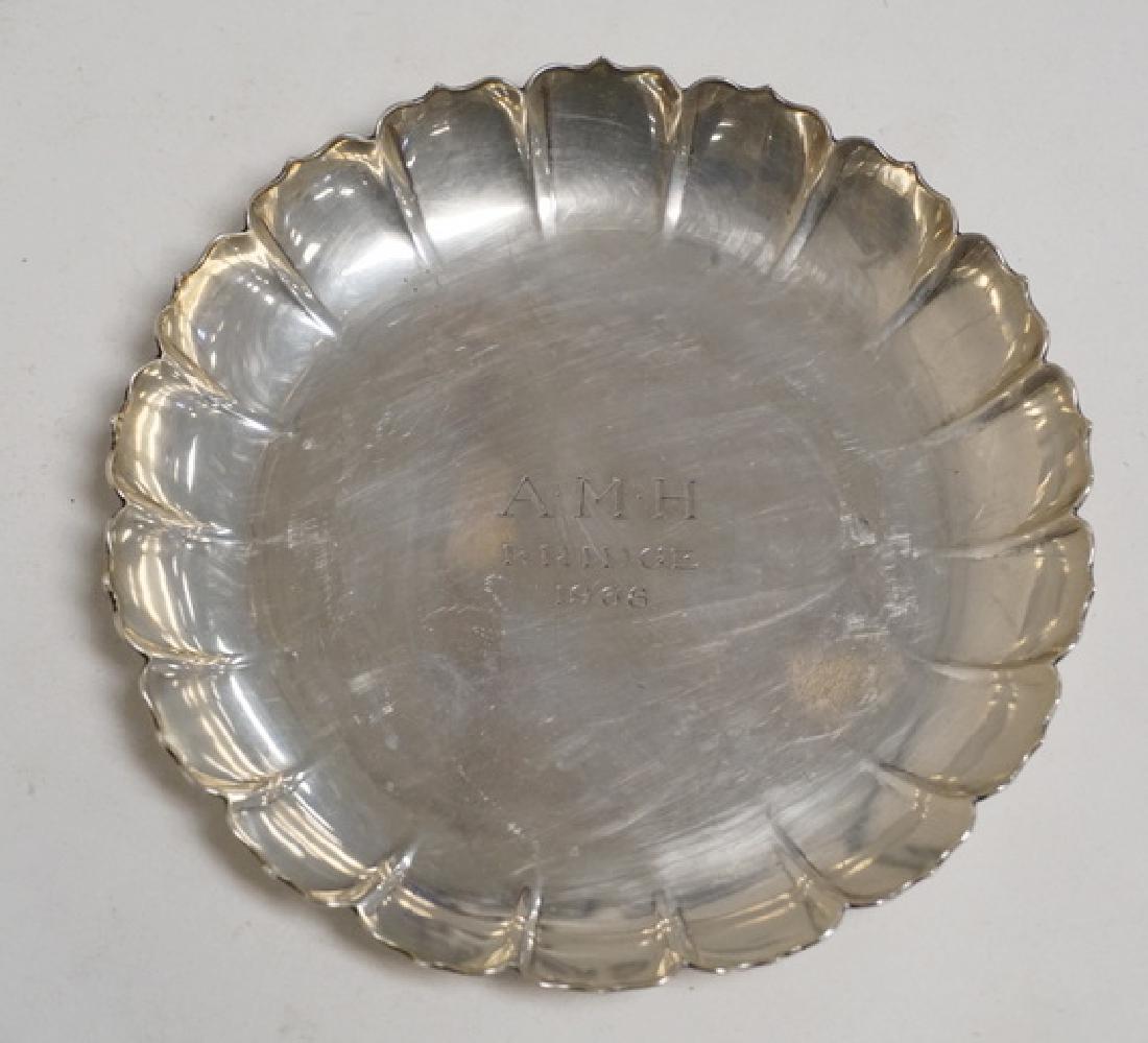 TIFFANY & CO MAKERS STERLING SILVER DISH MEASURING 4 (1 of 2)