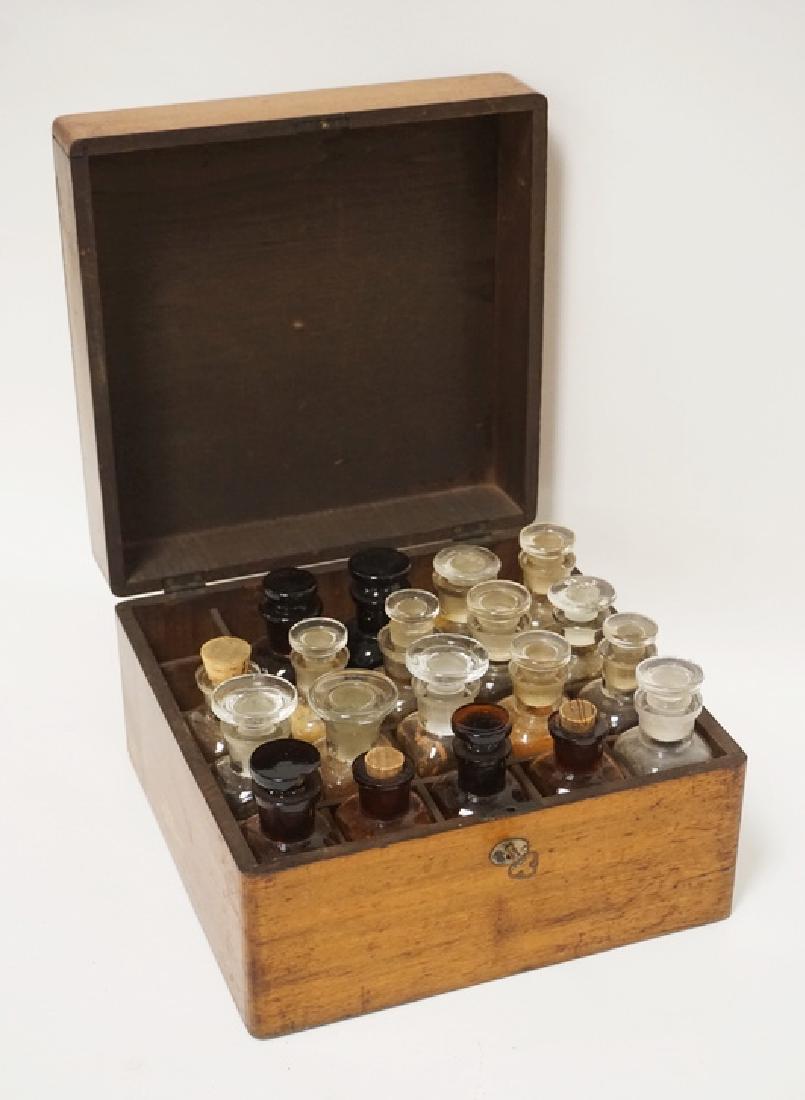 ANTIQUE DOCTORS MEDICINCE CASE WITH LOCK AND KEY. (1 of 3)