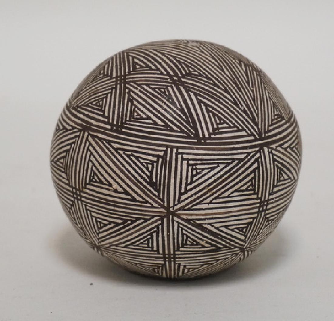 PHYLLIS LENO POTTERY VESSEL. ACOMA NATIVE AMERICAN (1 of 3)