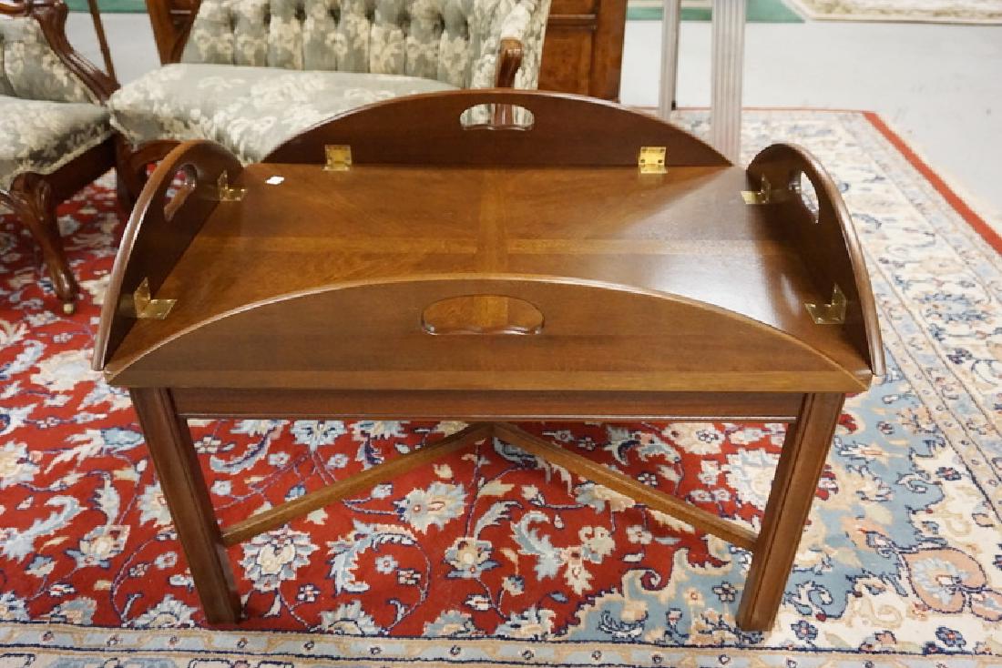 MAHOGANY BUTLERS TABLE WITH CHIPPENDALE LEGS.: MAHOGANY BUTLERS TABLE WITH CHIPPENDALE LEGS.