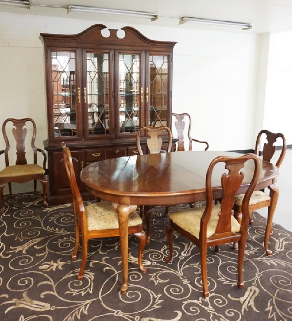 THOMASVILLE 8 PC DINING ROOM SUITE OVAL TABLE WITH ONE