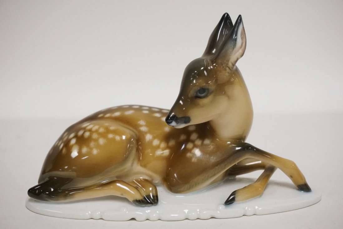 ROSENTHAL PORCELAIN FIGURE OF A DEER. MODELLED BY T.: ROSENTHAL PORCELAIN FIGURE OF A DEER. MODELLED BY T. KARNER. 3 1/4 INCHES HIGH.